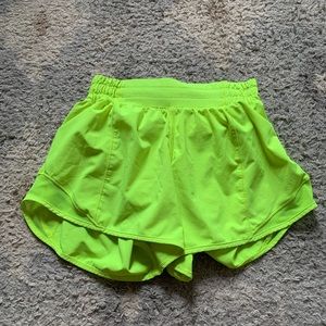 Lululemon hotty hot short 2.5” highlight yellow